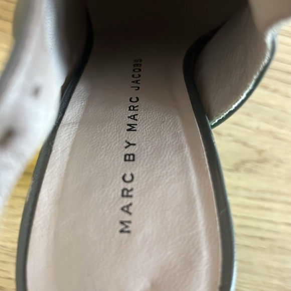Marc by Marc Jacob’s Grey Leather Heel strap Lucite Heel Shoes - Picture 5 of 8